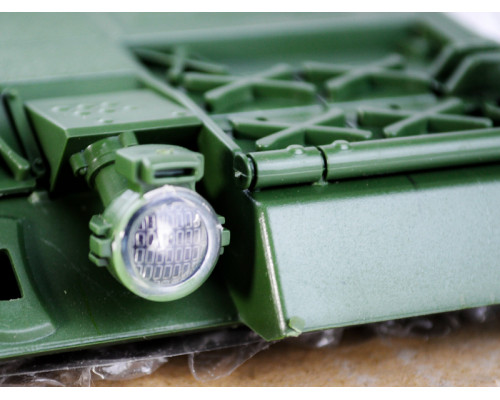 Верхняя часть корпуса с комплектом аксессуаров для танка Leopard 2A6, неокрашеная.