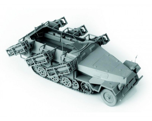 Сборная модель ZVEZDA Немецкий БТР с пусковыми установками Sd.Kfz.251/1 Ausf.B Ханомаг, 1/35
