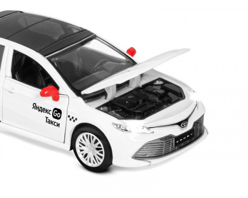 Машина АВТОПАНОРАМА Яндекс Go Toyota Camry, 1/34, белый, инерция, свет, Алиса, в/к 17,5*13,5*9 см