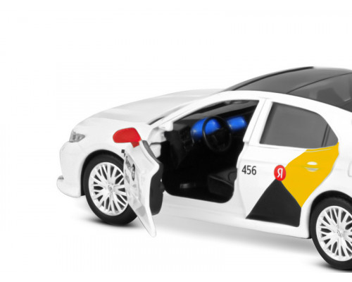 Машина АВТОПАНОРАМА Яндекс Go Toyota Camry, 1/34, белый, инерция, свет, Алиса, в/к 17,5*13,5*9 см