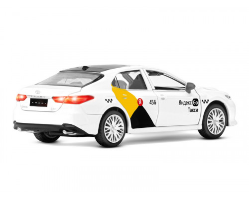 Машина АВТОПАНОРАМА Яндекс Go Toyota Camry, 1/34, белый, инерция, свет, Алиса, в/к 17,5*13,5*9 см