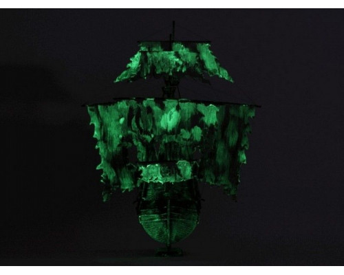 Сборная модель ZVEZDA Корабль-призрак Летучий голландец, 1/100