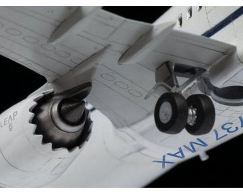 Сборная модель ZVEZDA Пассажирский авиалайнер Боинг 737-8 MAX, 1/144