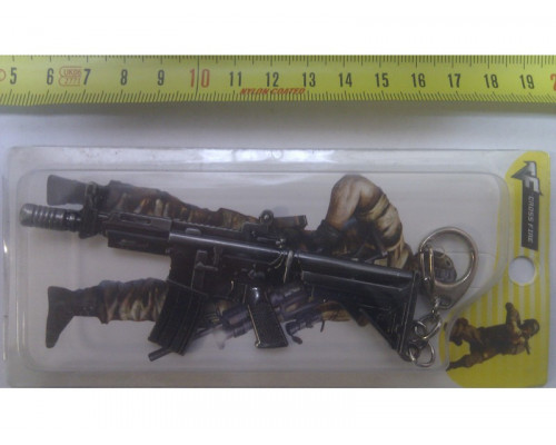 Брелок-сувенир автоматы из металла серии Cross Fire М16, FAMAS