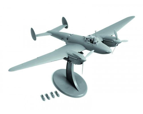 Сборная модель ZVEZDA Пикирующий бомбардировщик Пе-2, 1/48