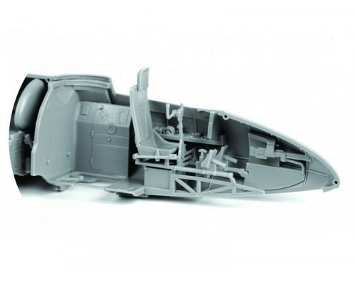 Сборная модель ZVEZDA Пикирующий бомбардировщик Пе-2, 1/48