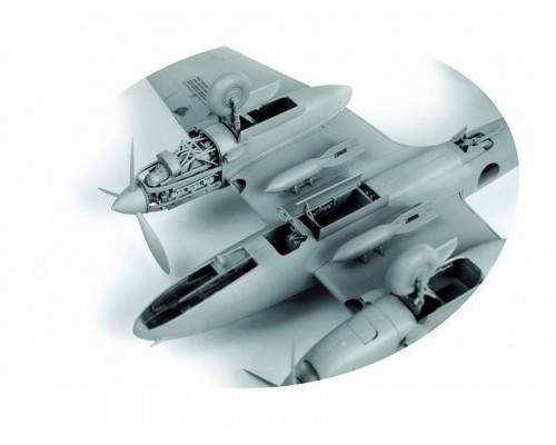 Сборная модель ZVEZDA Пикирующий бомбардировщик Пе-2, 1/48