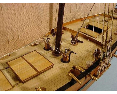 Сборная картонная модель Shipyard люгер Le Coureur (№51), 1/96