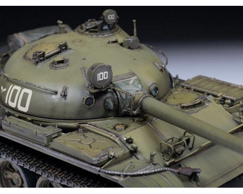 Сборная модель ZVEZDA Советский основной боевой танк Т-62, 1/35