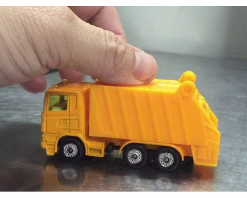 Мусоровоз Siku 0811 1/87, 9.7 см, желтый