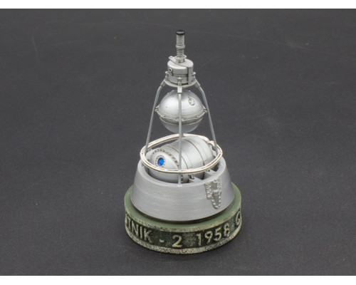 Сборная модель Red Iron Models Советский ИСЗ Спутник-2, 1/35