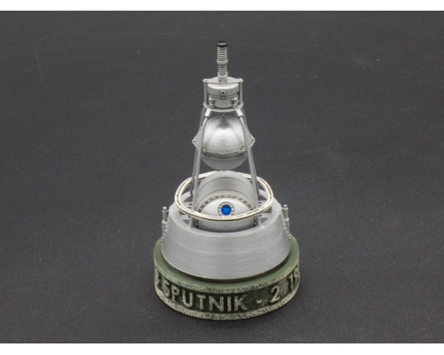 Сборная модель Red Iron Models Советский ИСЗ Спутник-2, 1/35