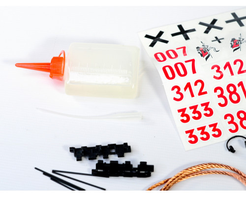 Набор наклеек и аксессуаров для танка Tiger 1 (поздняя версия, пластиковое шасси), неокрашен