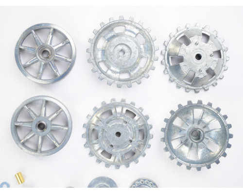 Ведущая звездочка 2 шт и ленивец 2 штуки для танка Panzer III (металл)