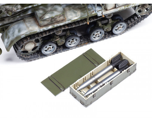 Сборная модель ZVEZDA Тягач СТЗ-5 с реактивным минометом  БМ-13 Катюша, 1/35