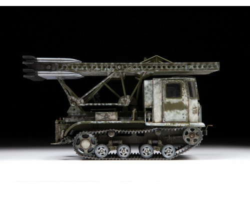 Сборная модель ZVEZDA Тягач СТЗ-5 с реактивным минометом  БМ-13 Катюша, 1/35