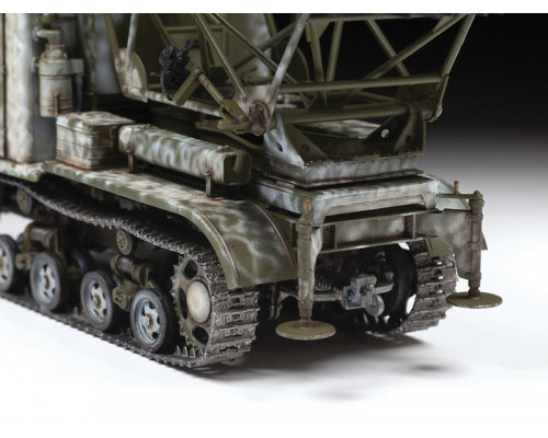 Сборная модель ZVEZDA Тягач СТЗ-5 с реактивным минометом  БМ-13 Катюша, 1/35