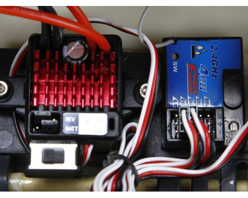 Радиоуправляемый катер ProBoat Stealthwake 23 Brushed Deep-V RTR