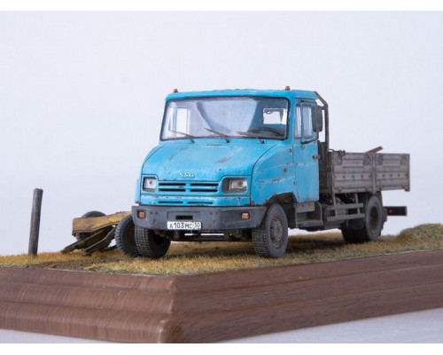 Сборная модель AVD ЗИЛ-5301 Бычок, 1/43
