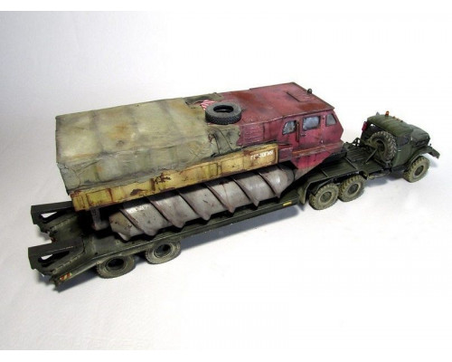 Сборная модель AVD Шнекороторный снегоболотоход ЗИЛ-4904, 1/43