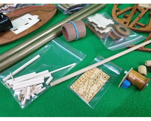 Сборная деревянная модель СВМодель. Часы деревянные каминные, 230 деталей