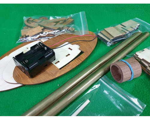 Сборная деревянная модель СВМодель. Часы деревянные каминные, 230 деталей