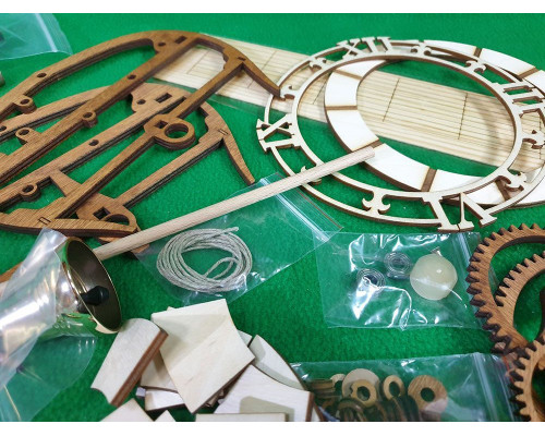 Сборная деревянная модель СВМодель. Часы деревянные каминные, 230 деталей