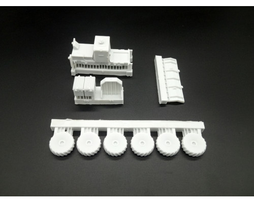 Сборная модель Red Iron Models Сервисно-транспортный робот СТР-1, 1/35