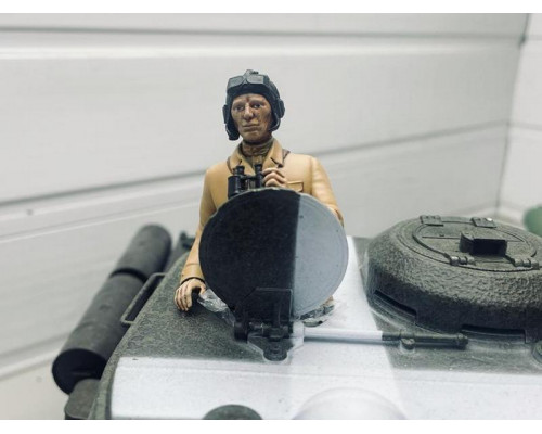 Фигурка. Советский танкист 4 (неокрашенный), 1/16