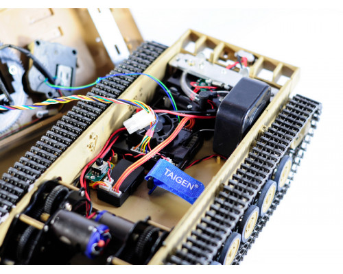 Р/У танк Taigen 1/16 Panzerkampfwagen III (Германия) дым, свет V3 2.4G RTR пустыня