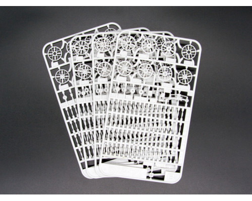 Сборная модель Red Iron Models Советский дистанционно управляемый робот Луноход-1, 1/24