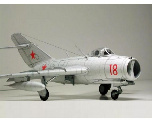 Сборная модель ZVEZDA Советский истребитель МиГ-15, 1/72