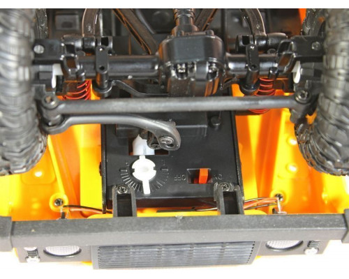 Радиоуправляемая машина MN MODEL английский пикап Defender (песочный) 4WD 2.4G 1/12 RTR