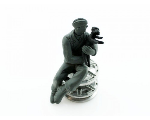 Фигурка. Немецкий солдат с собакой