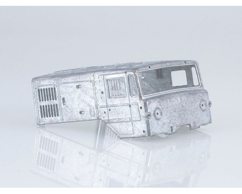 Сборная модель AVD Седельный тягач МАЗ-537, 1/43