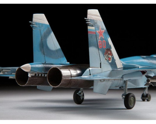 Сборная модель ZVEZDA Российский палубный истребитель Су-33, подарочный набор, 1/72