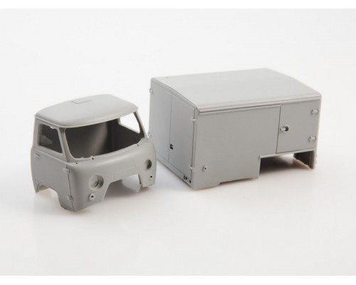 Сборная модель AVD Электромобиль УАЗ У-131, 1/43