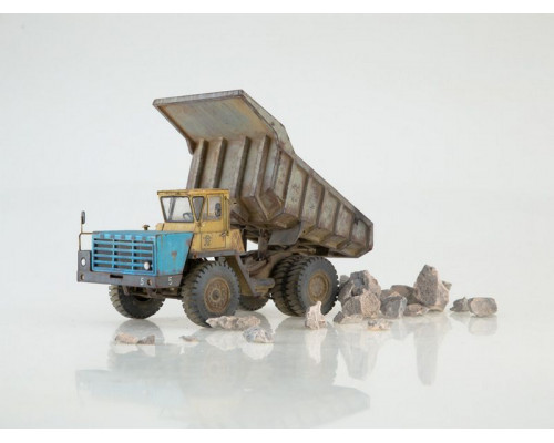 Сборная модель AVD Карьерный самосвал БЕЛАЗ-540А, 1/43