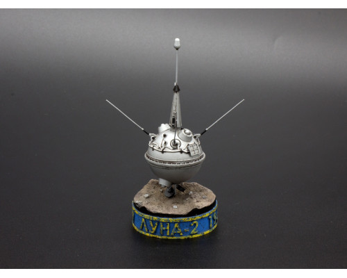 Сборная модель Red Iron Models Советская АМС Луна-2, 1/35