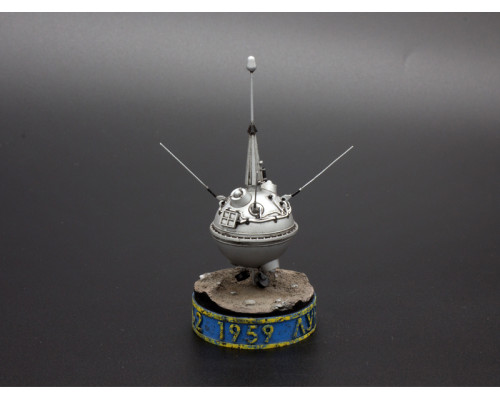 Сборная модель Red Iron Models Советская АМС Луна-2, 1/35