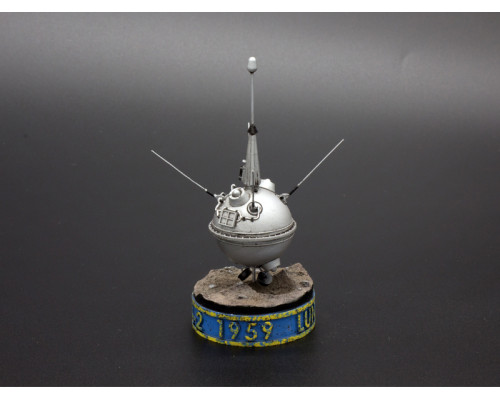 Сборная модель Red Iron Models Советская АМС Луна-2, 1/35